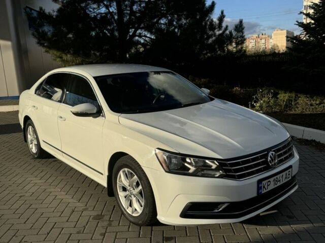 Белый Фольксваген Пассат, объемом двигателя 1.8 л и пробегом 107 тыс. км за 12300 $, фото 3 на Automoto.ua