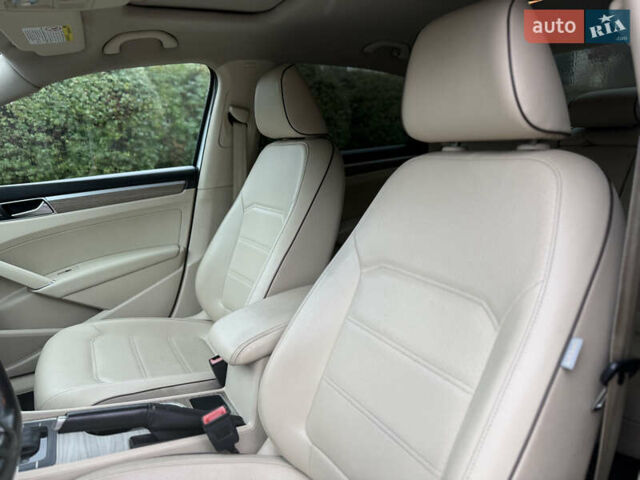 Белый Фольксваген Пассат, объемом двигателя 1.8 л и пробегом 233 тыс. км за 11900 $, фото 15 на Automoto.ua