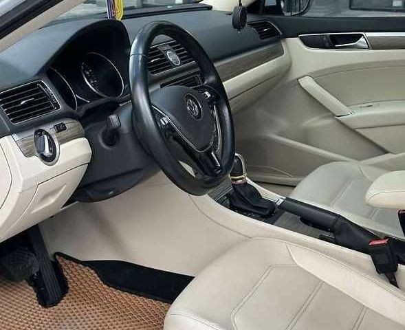 Білий Фольксваген Пассат, об'ємом двигуна 1.8 л та пробігом 110 тис. км за 8000 $, фото 9 на Automoto.ua