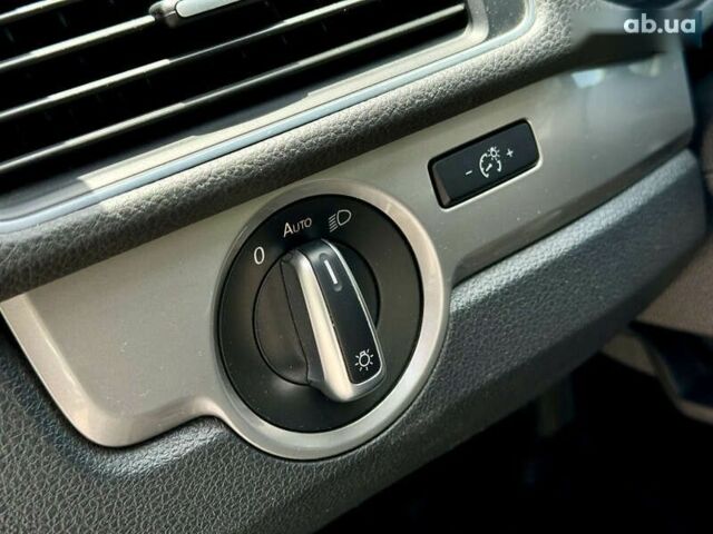 Белый Фольксваген Пассат, объемом двигателя 2 л и пробегом 125 тыс. км за 9500 $, фото 15 на Automoto.ua