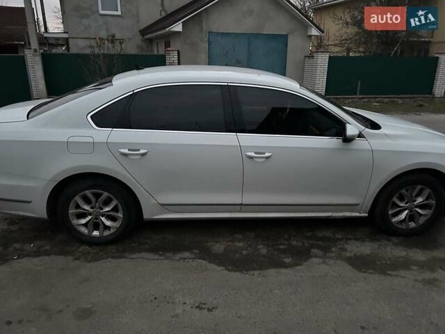 Белый Фольксваген Пассат, объемом двигателя 1.8 л и пробегом 249 тыс. км за 10200 $, фото 5 на Automoto.ua