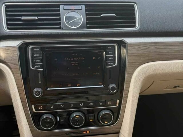 Белый Фольксваген Пассат, объемом двигателя 1.8 л и пробегом 71 тыс. км за 2600 $, фото 8 на Automoto.ua