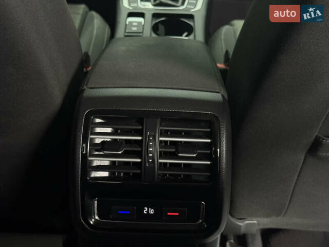 Белый Фольксваген Пассат, объемом двигателя 2 л и пробегом 230 тыс. км за 14900 $, фото 32 на Automoto.ua