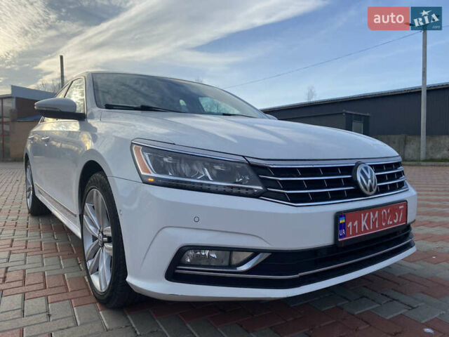 Белый Фольксваген Пассат, объемом двигателя 1.8 л и пробегом 171 тыс. км за 15100 $, фото 2 на Automoto.ua