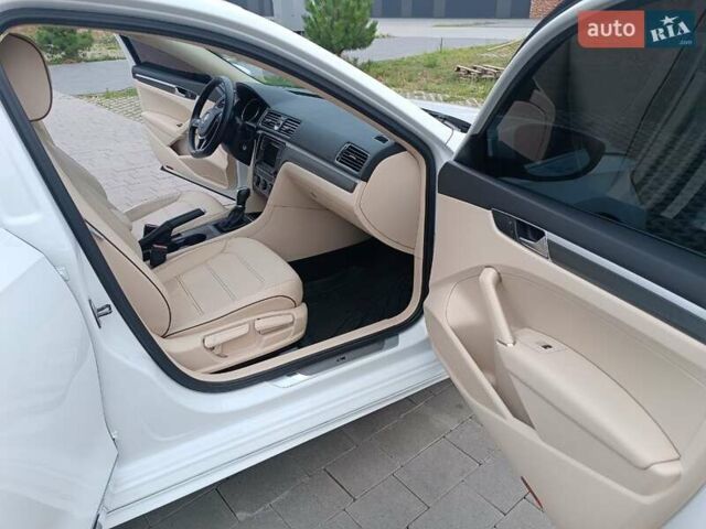 Белый Фольксваген Пассат, объемом двигателя 1.8 л и пробегом 161 тыс. км за 13499 $, фото 20 на Automoto.ua