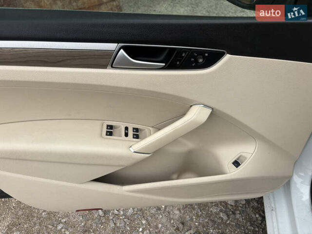 Белый Фольксваген Пассат, объемом двигателя 0 л и пробегом 247 тыс. км за 8300 $, фото 11 на Automoto.ua