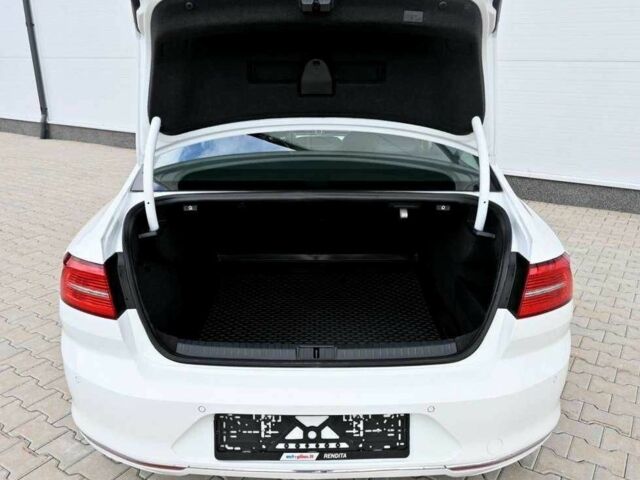 Белый Фольксваген Пассат, объемом двигателя 1.8 л и пробегом 200 тыс. км за 9800 $, фото 6 на Automoto.ua