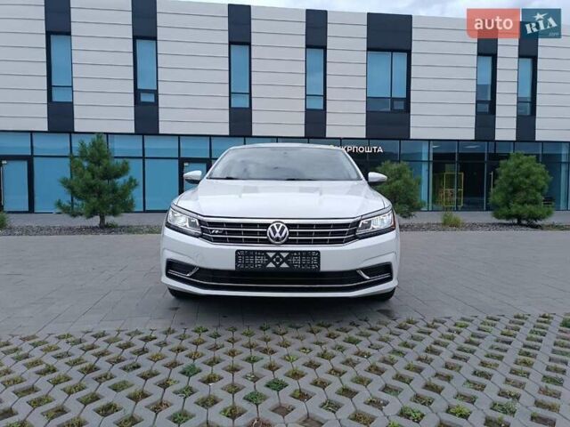 Белый Фольксваген Пассат, объемом двигателя 1.8 л и пробегом 161 тыс. км за 13499 $, фото 4 на Automoto.ua