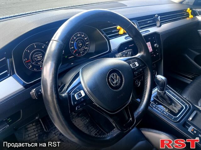 Белый Фольксваген Пассат, объемом двигателя 2 л и пробегом 301 тыс. км за 18500 $, фото 11 на Automoto.ua