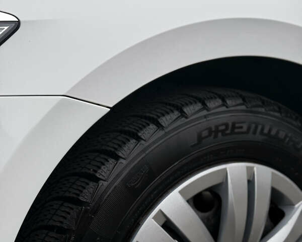 Белый Фольксваген Пассат, объемом двигателя 1.97 л и пробегом 260 тыс. км за 14500 $, фото 2 на Automoto.ua