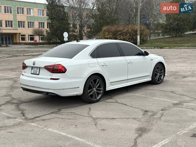 Белый Фольксваген Пассат, объемом двигателя 1.8 л и пробегом 193 тыс. км за 11500 $, фото 4 на Automoto.ua