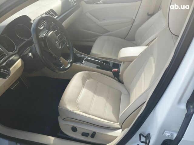 Белый Фольксваген Пассат, объемом двигателя 1.8 л и пробегом 80 тыс. км за 12000 $, фото 7 на Automoto.ua