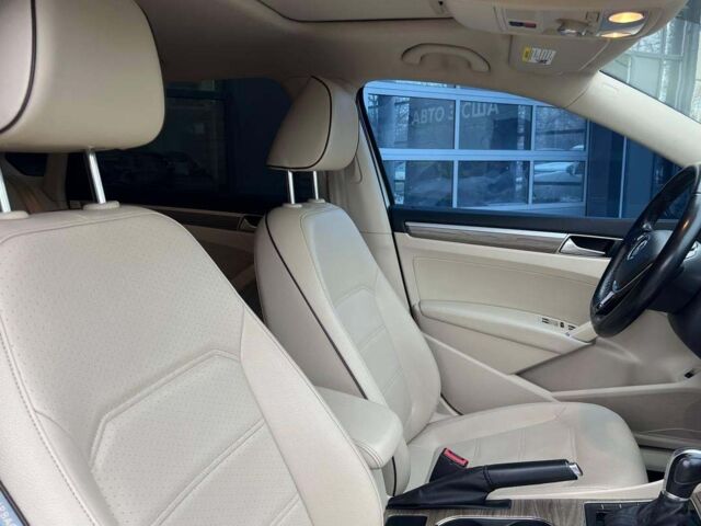 Білий Фольксваген Пассат, об'ємом двигуна 1.8 л та пробігом 119 тис. км за 14000 $, фото 16 на Automoto.ua