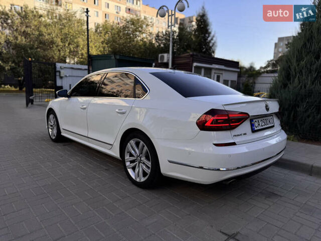 Белый Фольксваген Пассат, объемом двигателя 1.8 л и пробегом 170 тыс. км за 17000 $, фото 5 на Automoto.ua