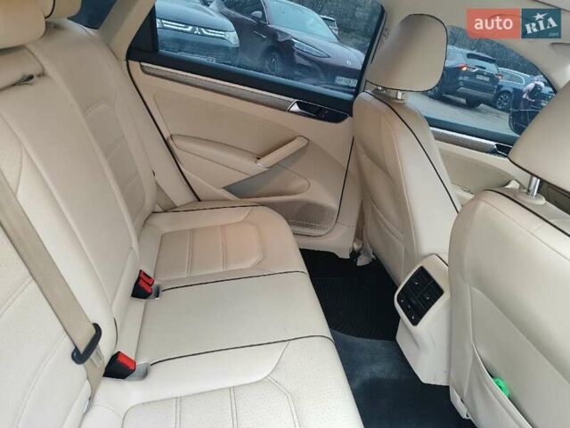 Белый Фольксваген Пассат, объемом двигателя 1.8 л и пробегом 182 тыс. км за 13500 $, фото 16 на Automoto.ua