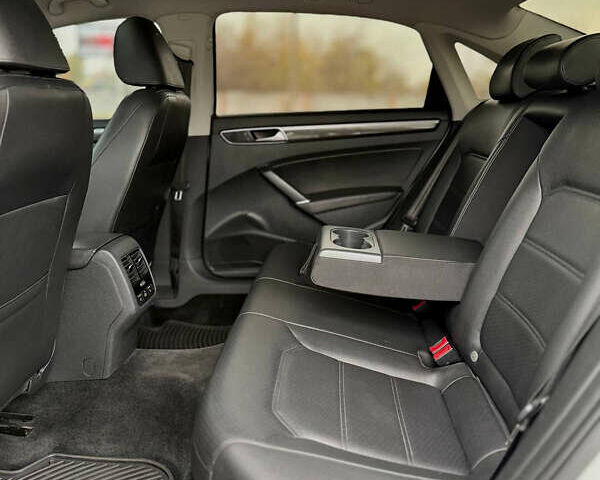 Белый Фольксваген Пассат, объемом двигателя 1.8 л и пробегом 165 тыс. км за 12299 $, фото 14 на Automoto.ua