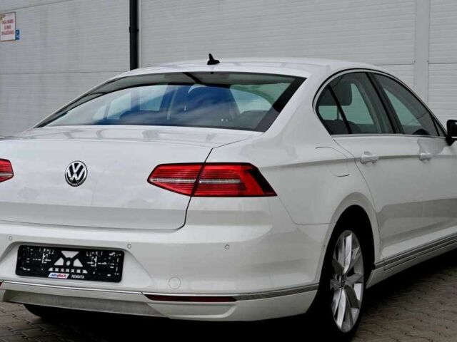 Белый Фольксваген Пассат, объемом двигателя 1.8 л и пробегом 200 тыс. км за 9800 $, фото 3 на Automoto.ua