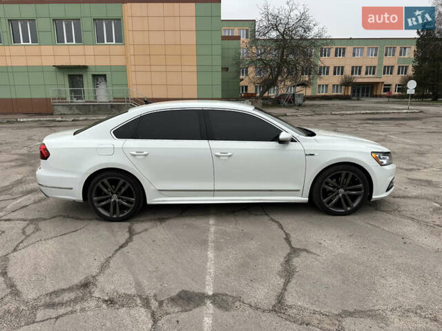 Белый Фольксваген Пассат, объемом двигателя 1.8 л и пробегом 193 тыс. км за 11500 $, фото 11 на Automoto.ua
