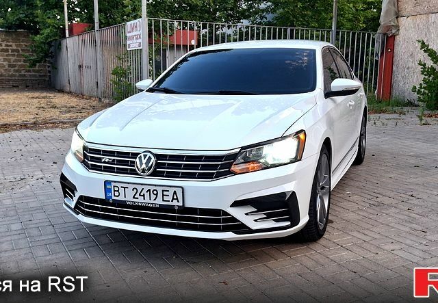 Білий Фольксваген Пассат, об'ємом двигуна 1.8 л та пробігом 141 тис. км за 13000 $, фото 4 на Automoto.ua