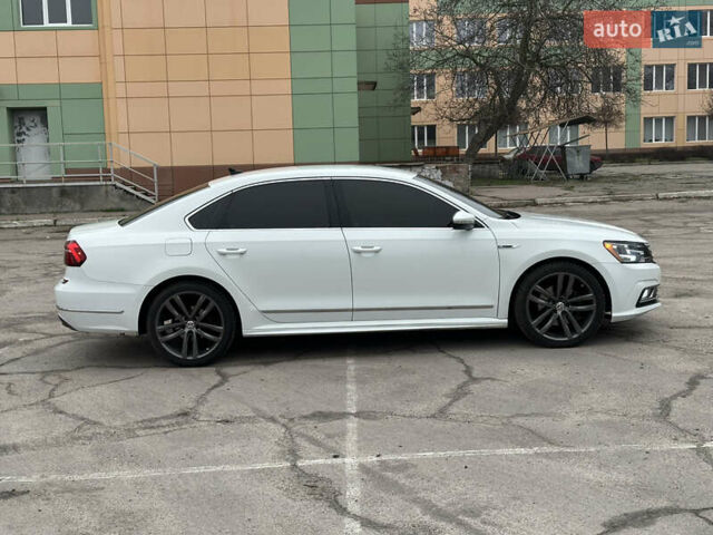 Белый Фольксваген Пассат, объемом двигателя 1.8 л и пробегом 193 тыс. км за 11500 $, фото 3 на Automoto.ua