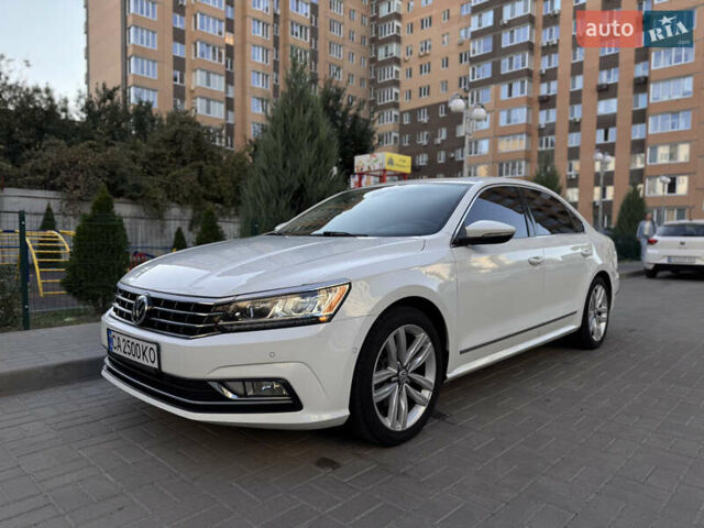 Белый Фольксваген Пассат, объемом двигателя 1.8 л и пробегом 170 тыс. км за 17000 $, фото 3 на Automoto.ua