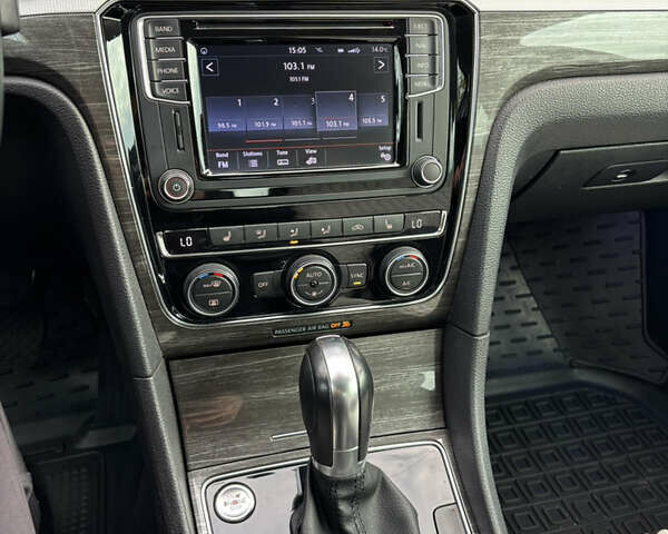 Белый Фольксваген Пассат, объемом двигателя 1.8 л и пробегом 174 тыс. км за 17300 $, фото 16 на Automoto.ua