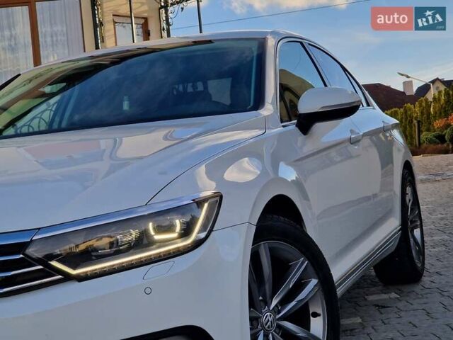 Белый Фольксваген Пассат, объемом двигателя 1.97 л и пробегом 307 тыс. км за 16999 $, фото 11 на Automoto.ua