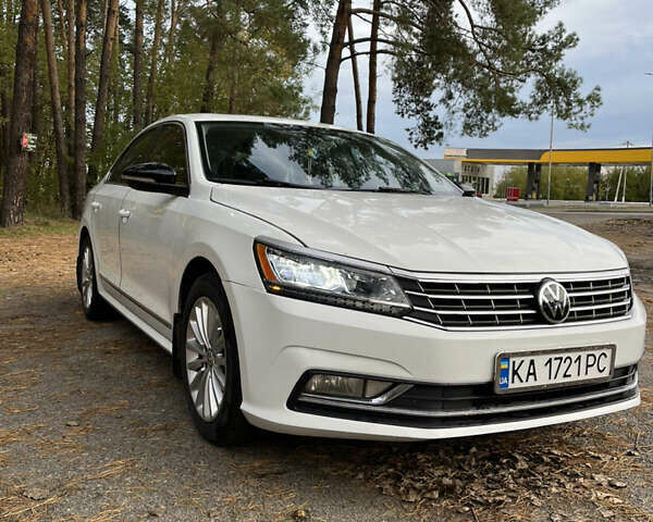 Фольксваген Пассат 2016 в Киеве на Automoto.ua Белый Фольксваген Пассат, объемом двигателя 1.8 л и пробегом 160 тыс. км за 11000 $, фото 1 на Automoto.ua