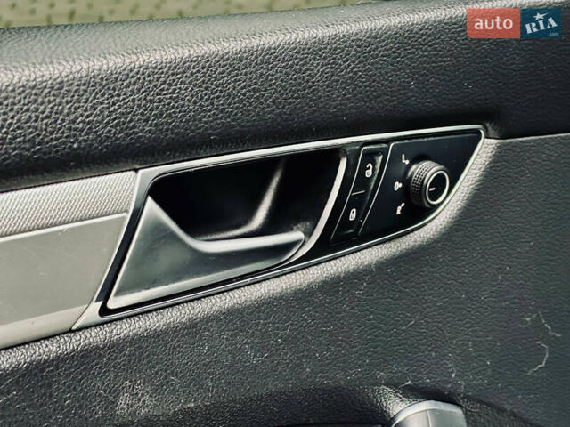 Білий Фольксваген Пассат, об'ємом двигуна 1.8 л та пробігом 214 тис. км за 11700 $, фото 12 на Automoto.ua