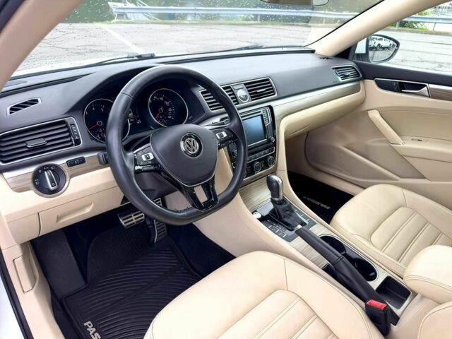 Белый Фольксваген Пассат, объемом двигателя 1.8 л и пробегом 76 тыс. км за 7500 $, фото 8 на Automoto.ua