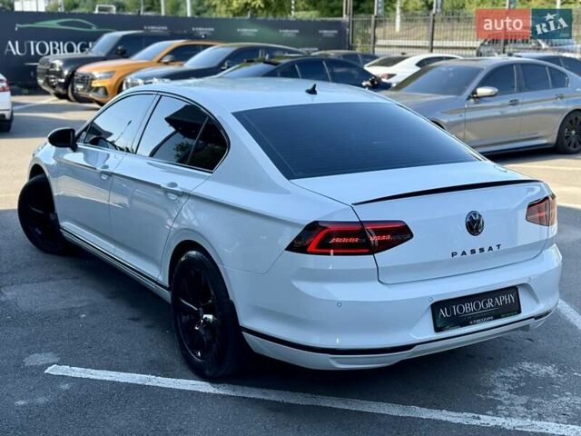 Білий Фольксваген Пассат, об'ємом двигуна 1.97 л та пробігом 174 тис. км за 21500 $, фото 21 на Automoto.ua