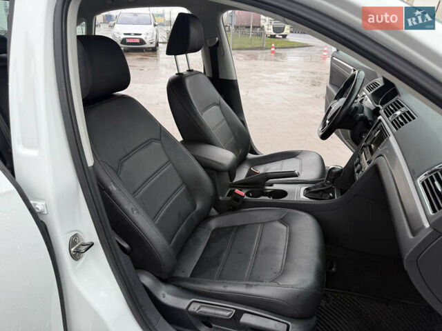 Белый Фольксваген Пассат, объемом двигателя 1.8 л и пробегом 147 тыс. км за 12399 $, фото 25 на Automoto.ua