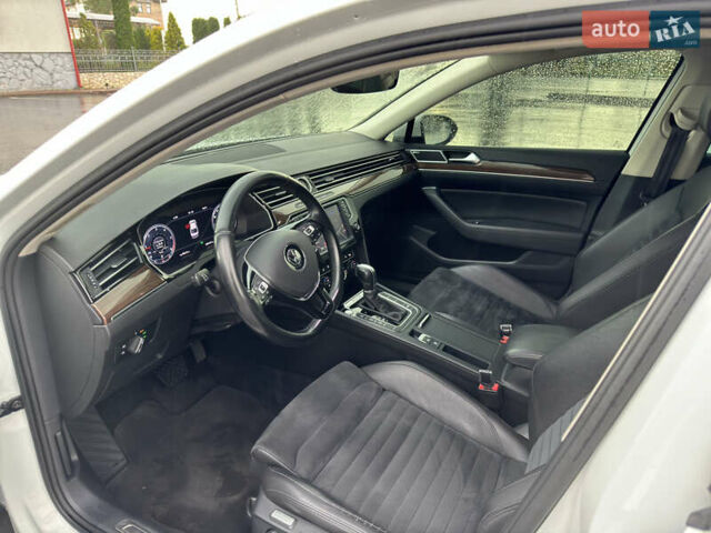 Белый Фольксваген Пассат, объемом двигателя 1.97 л и пробегом 206 тыс. км за 25000 $, фото 13 на Automoto.ua