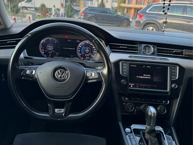 Белый Фольксваген Пассат, объемом двигателя 2 л и пробегом 241 тыс. км за 16800 $, фото 7 на Automoto.ua