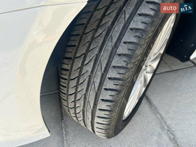 Белый Фольксваген Пассат, объемом двигателя 1.8 л и пробегом 199 тыс. км за 10700 $, фото 21 на Automoto.ua