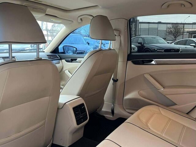 Білий Фольксваген Пассат, об'ємом двигуна 1.8 л та пробігом 119 тис. км за 14000 $, фото 20 на Automoto.ua