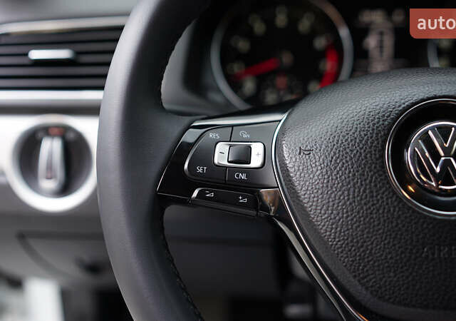 Білий Фольксваген Пассат, об'ємом двигуна 1.8 л та пробігом 204 тис. км за 12000 $, фото 12 на Automoto.ua