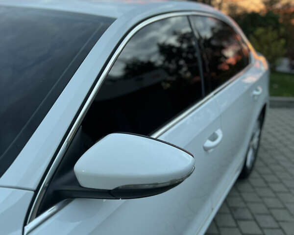 Белый Фольксваген Пассат, объемом двигателя 1.8 л и пробегом 137 тыс. км за 11900 $, фото 3 на Automoto.ua