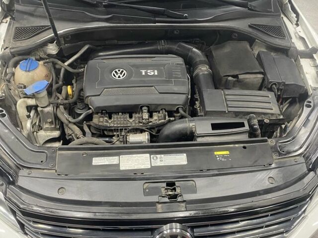 Белый Фольксваген Пассат, объемом двигателя 1.8 л и пробегом 207 тыс. км за 12500 $, фото 11 на Automoto.ua