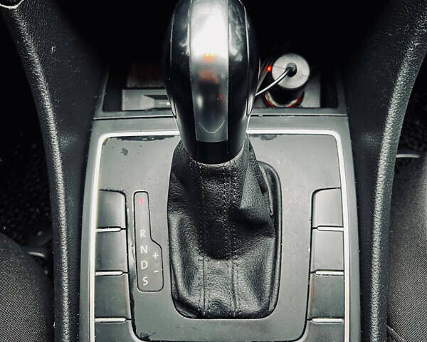 Білий Фольксваген Пассат, об'ємом двигуна 1.8 л та пробігом 214 тис. км за 11700 $, фото 15 на Automoto.ua