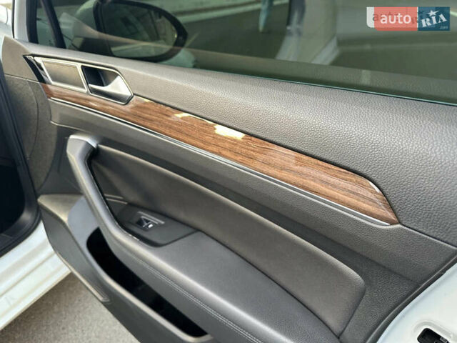 Фольксваген Пассат 2016 в Одессе на Automoto.ua Белый Фольксваген Пассат, объемом двигателя 1.4 л и пробегом 235 тыс. км за 17500 $, фото 16 на Automoto.ua