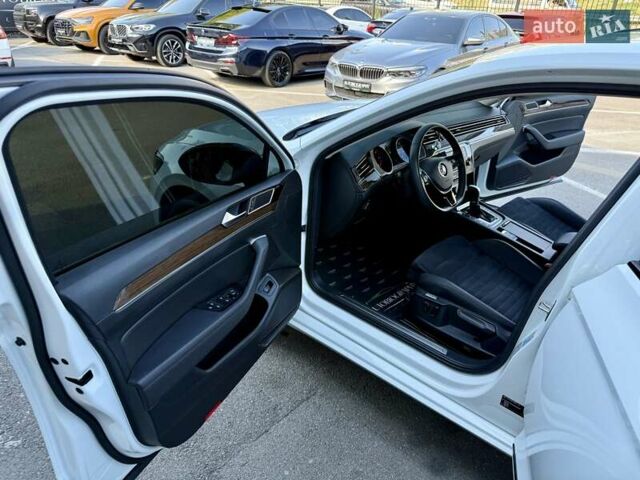 Білий Фольксваген Пассат, об'ємом двигуна 1.97 л та пробігом 174 тис. км за 21500 $, фото 26 на Automoto.ua