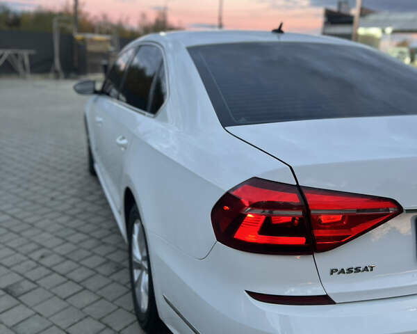 Белый Фольксваген Пассат, объемом двигателя 1.8 л и пробегом 137 тыс. км за 11900 $, фото 7 на Automoto.ua