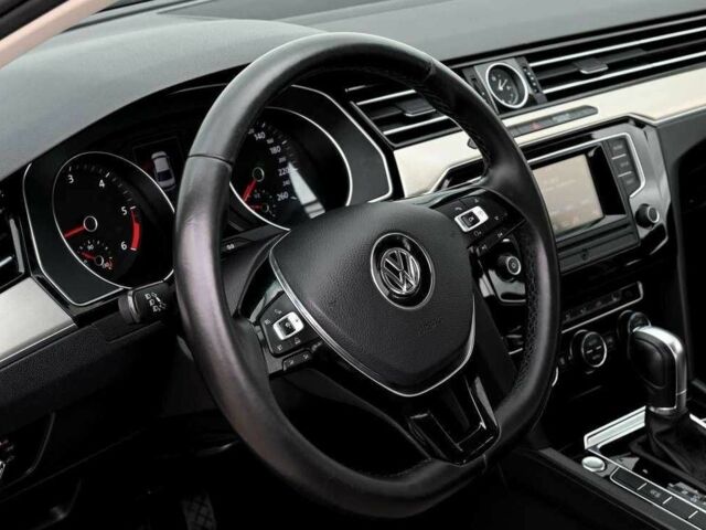 Белый Фольксваген Пассат, объемом двигателя 1.8 л и пробегом 200 тыс. км за 9800 $, фото 10 на Automoto.ua