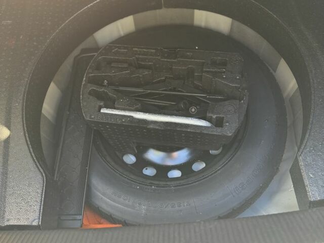 Белый Фольксваген Пассат, объемом двигателя 1.8 л и пробегом 107 тыс. км за 12300 $, фото 12 на Automoto.ua