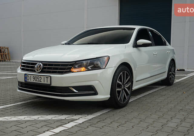 Білий Фольксваген Пассат, об'ємом двигуна 1.8 л та пробігом 204 тис. км за 12000 $, фото 1 на Automoto.ua