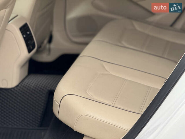 Белый Фольксваген Пассат, объемом двигателя 1.8 л и пробегом 233 тыс. км за 11900 $, фото 29 на Automoto.ua