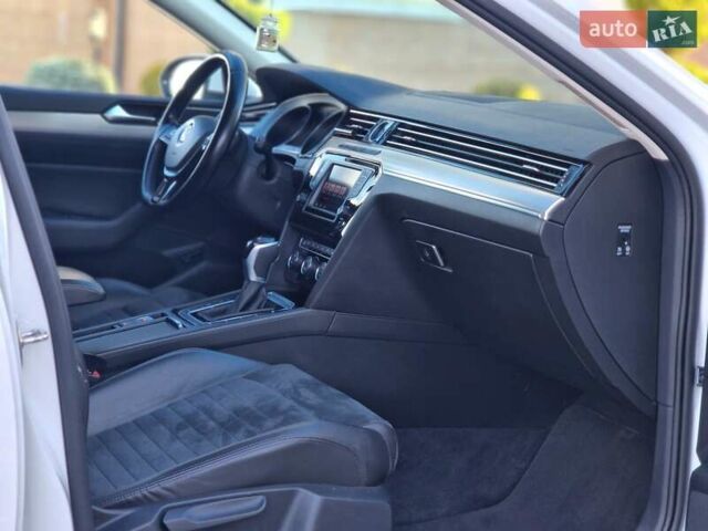 Белый Фольксваген Пассат, объемом двигателя 1.97 л и пробегом 307 тыс. км за 16999 $, фото 55 на Automoto.ua