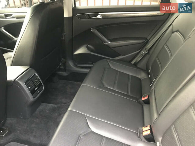 Белый Фольксваген Пассат, объемом двигателя 1.8 л и пробегом 87 тыс. км за 13000 $, фото 4 на Automoto.ua