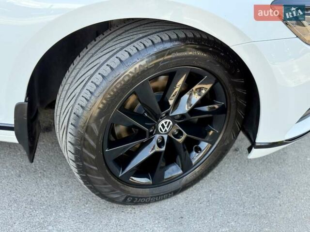 Білий Фольксваген Пассат, об'ємом двигуна 1.97 л та пробігом 174 тис. км за 21500 $, фото 25 на Automoto.ua